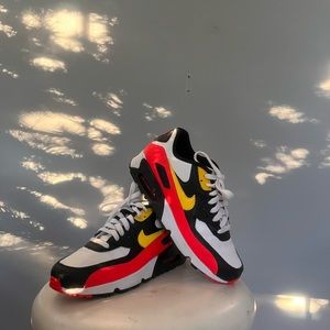 In perfect clean condition, worn only once or twice, extremely comfortable.